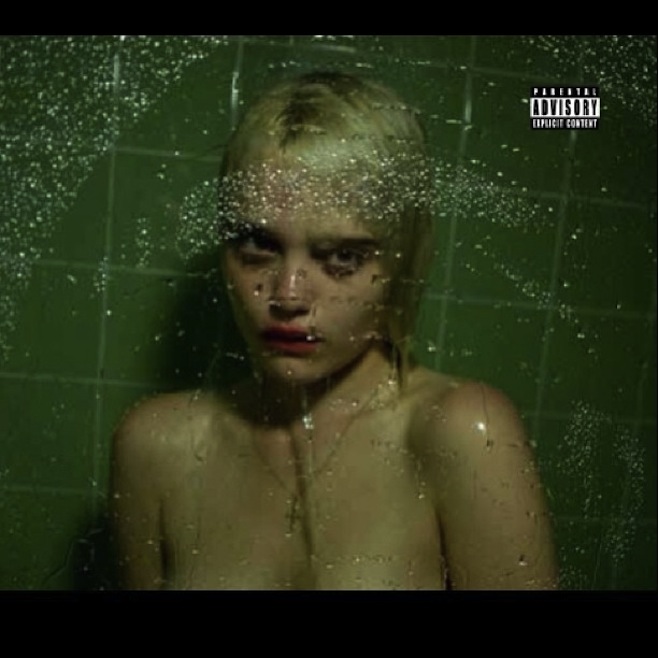 Sky Ferreira muestra la portada censurada de su debut